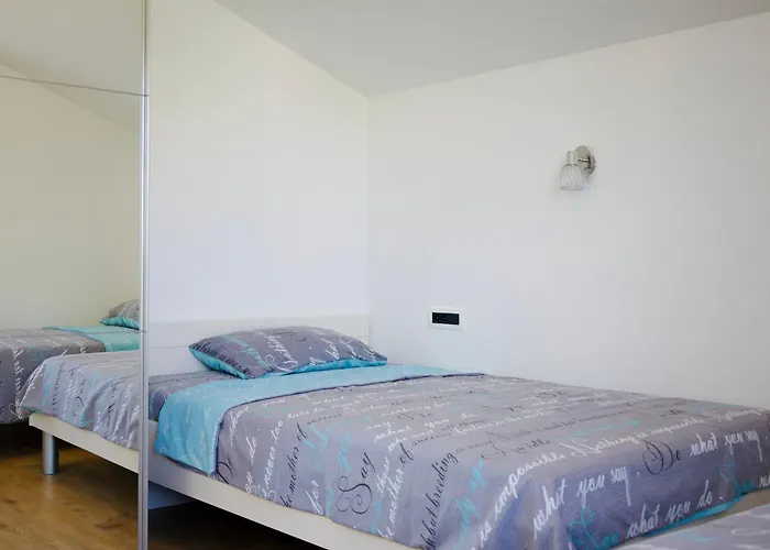 Cosy Nest Apartment *