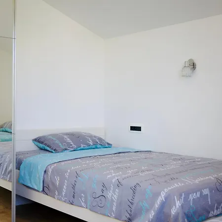 Cosy Nest Апартаменты *